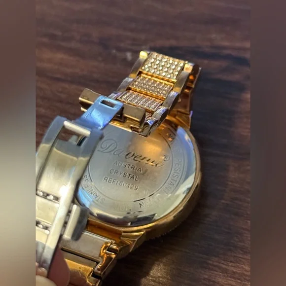 Lot of untested / broken watches and watch accessories